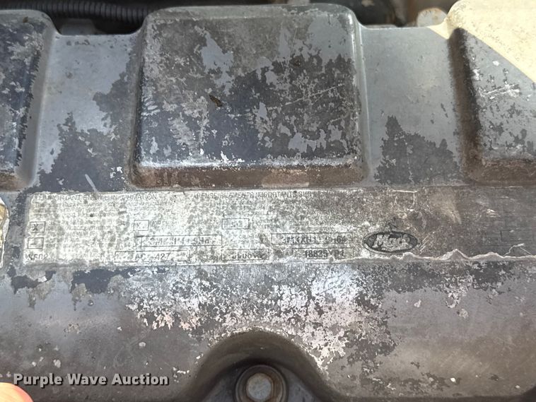 image for item FC4035 2006 Mack CHN613 dump truck