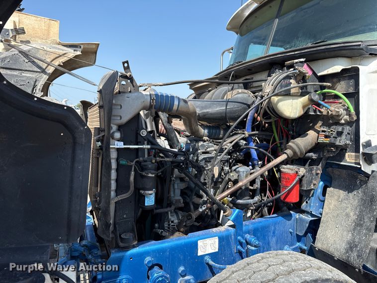 image for item FC4035 2006 Mack CHN613 dump truck
