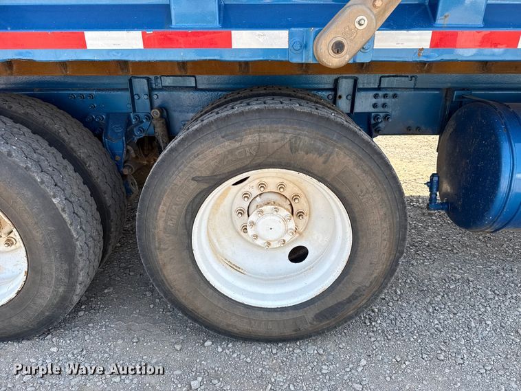 image for item FC4035 2006 Mack CHN613 dump truck