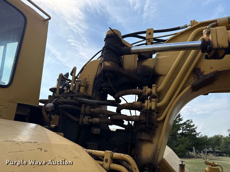 image for item FC4284 1984 Caterpillar 615 elevating scraper