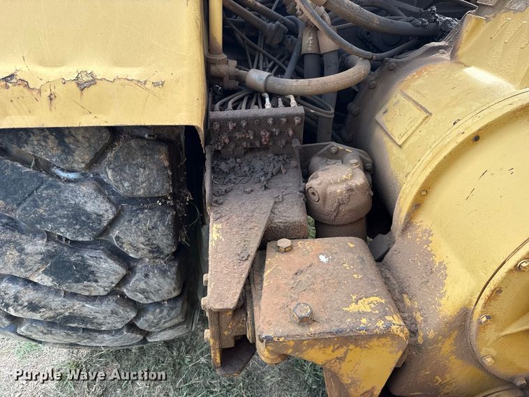 image for item FC4284 1984 Caterpillar 615 elevating scraper