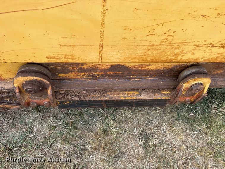 image for item FC4284 1984 Caterpillar 615 elevating scraper