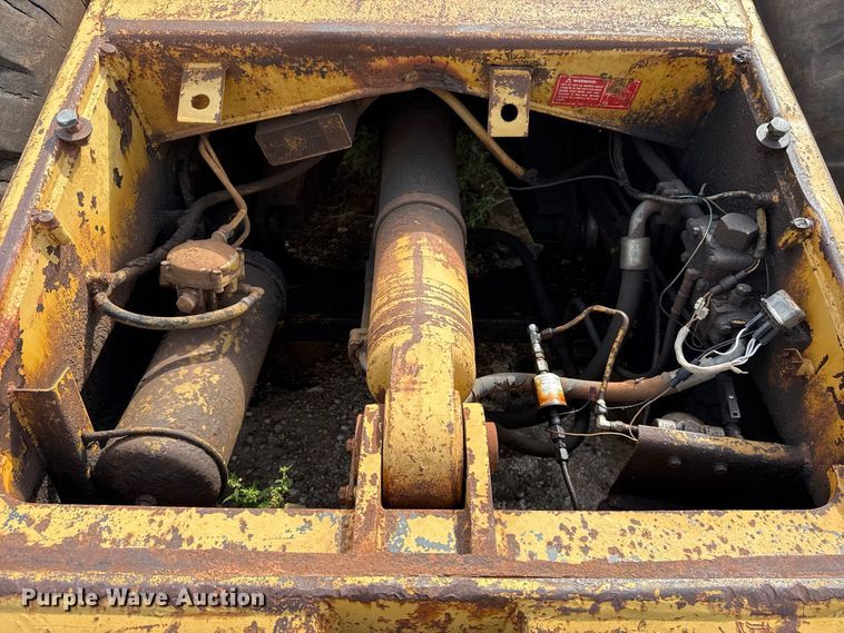 image for item FC4284 1984 Caterpillar 615 elevating scraper