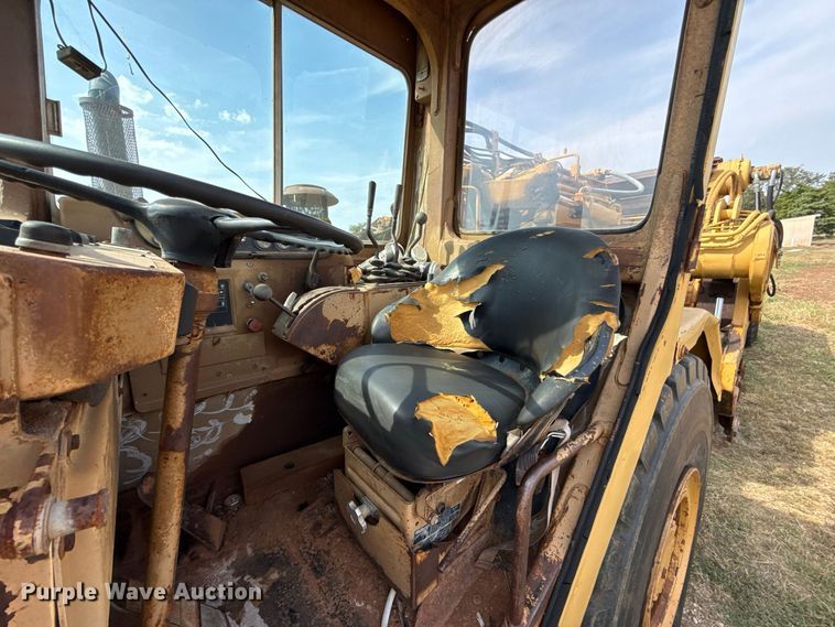 image for item FC4284 1984 Caterpillar 615 elevating scraper