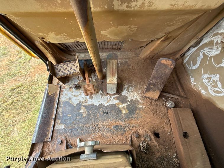 image for item FC4284 1984 Caterpillar 615 elevating scraper