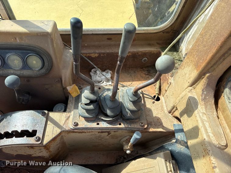 image for item FC4284 1984 Caterpillar 615 elevating scraper