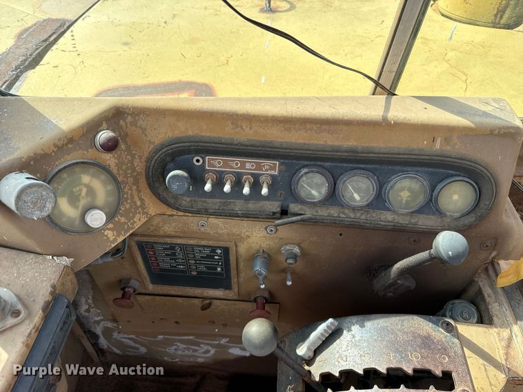 image for item FC4284 1984 Caterpillar 615 elevating scraper