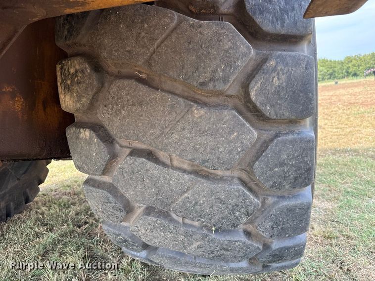image for item FC4284 1984 Caterpillar 615 elevating scraper