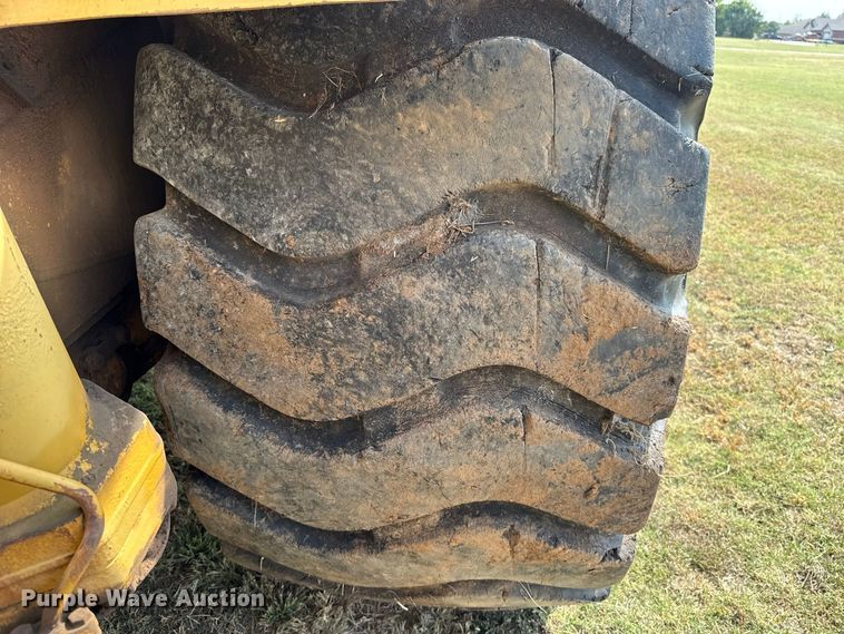 image for item FC4284 1984 Caterpillar 615 elevating scraper
