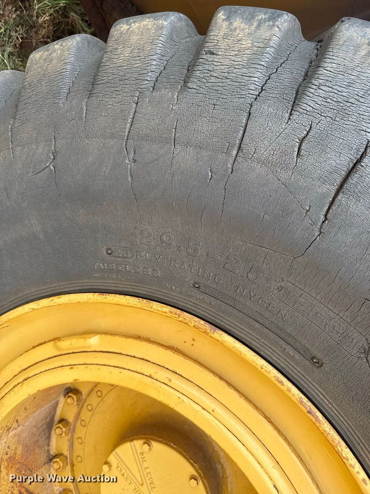 image for item FC4284 1984 Caterpillar 615 elevating scraper