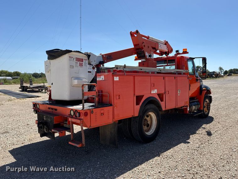 image for item FC4348 2010 International DuraStar 4300 bucket truck