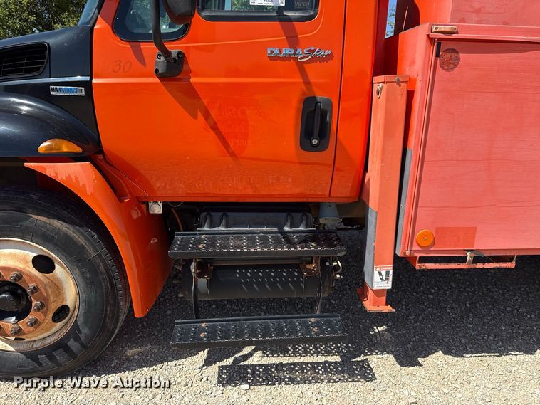 image for item FC4348 2010 International DuraStar 4300 bucket truck