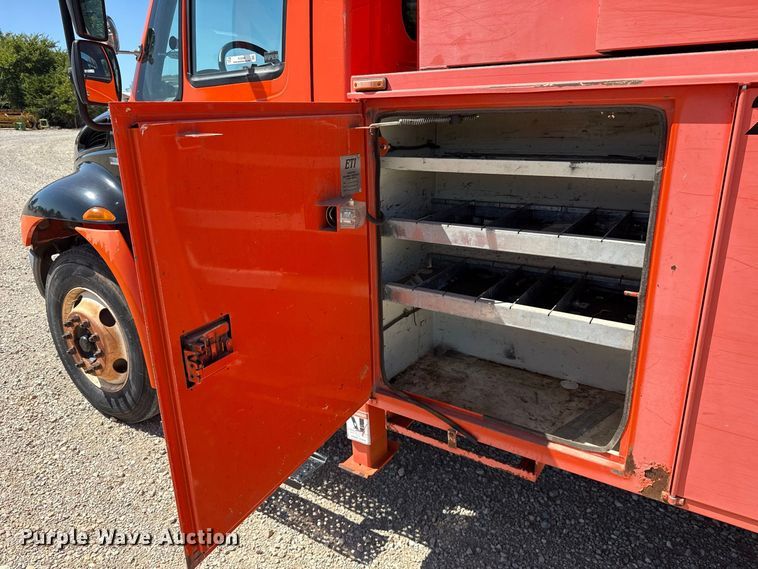 image for item FC4348 2010 International DuraStar 4300 bucket truck