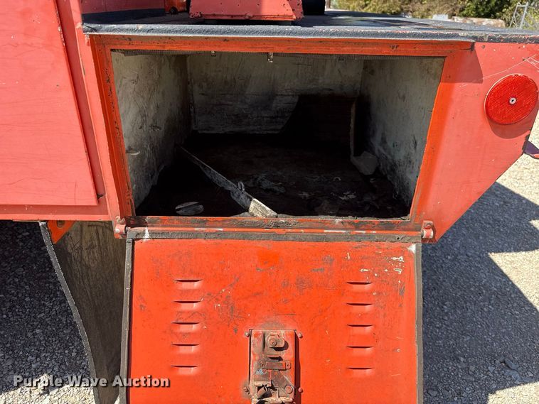 image for item FC4348 2010 International DuraStar 4300 bucket truck