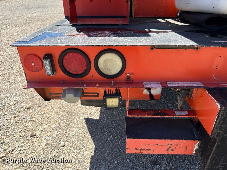 image for item FC4348 2010 International DuraStar 4300 bucket truck
