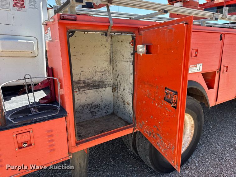 image for item FC4348 2010 International DuraStar 4300 bucket truck