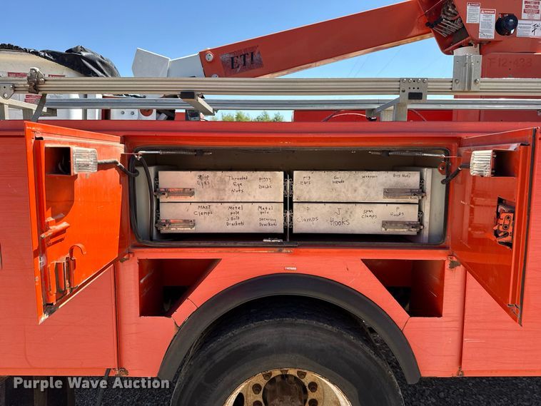 image for item FC4348 2010 International DuraStar 4300 bucket truck