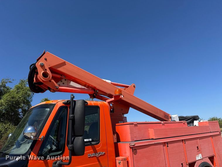 image for item FC4348 2010 International DuraStar 4300 bucket truck