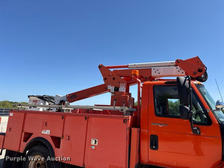 image for item FC4348 2010 International DuraStar 4300 bucket truck