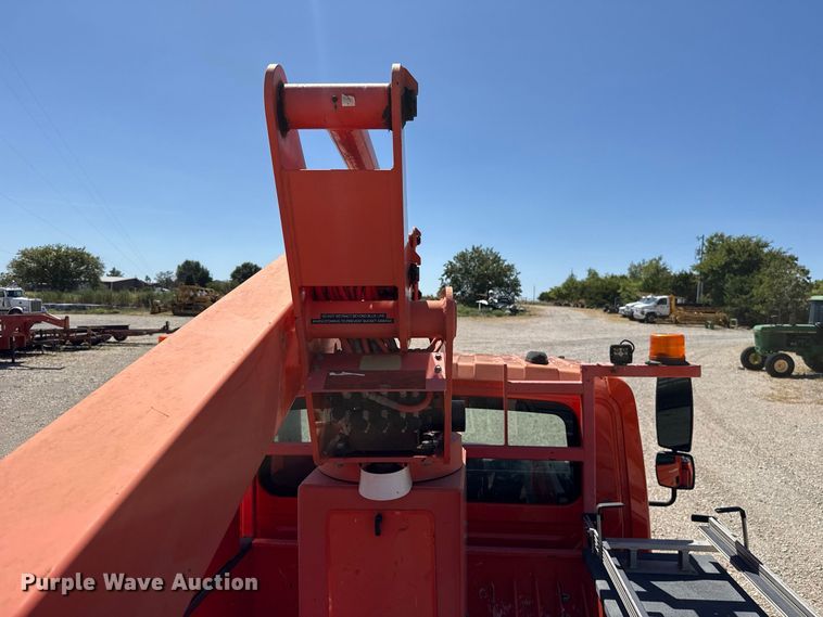 image for item FC4348 2010 International DuraStar 4300 bucket truck