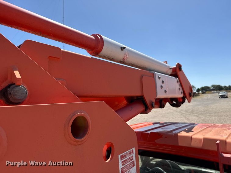 image for item FC4348 2010 International DuraStar 4300 bucket truck