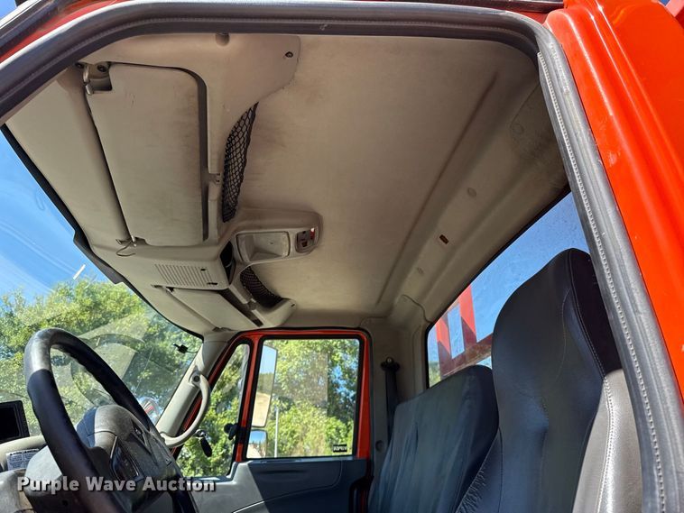 image for item FC4348 2010 International DuraStar 4300 bucket truck