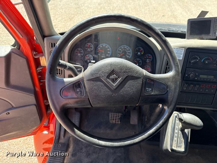 image for item FC4348 2010 International DuraStar 4300 bucket truck