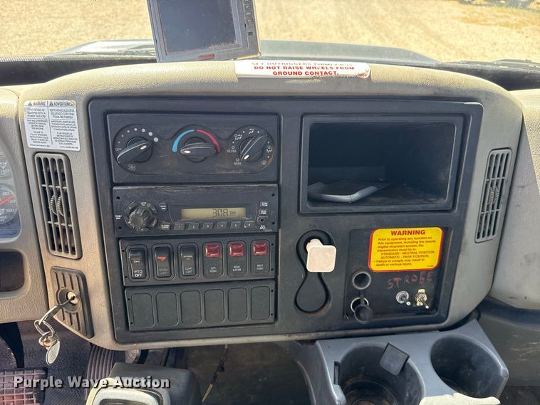 image for item FC4348 2010 International DuraStar 4300 bucket truck