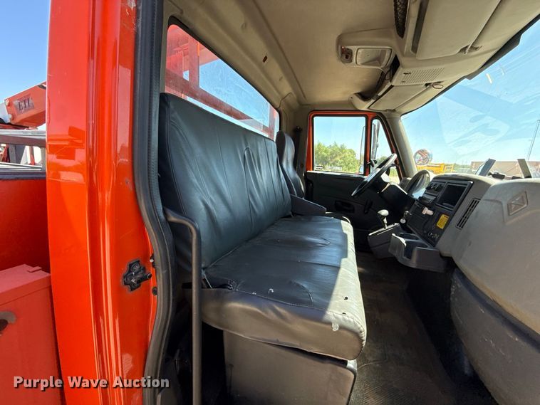 image for item FC4348 2010 International DuraStar 4300 bucket truck