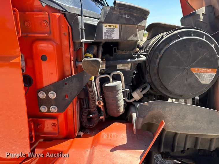 image for item FC4348 2010 International DuraStar 4300 bucket truck