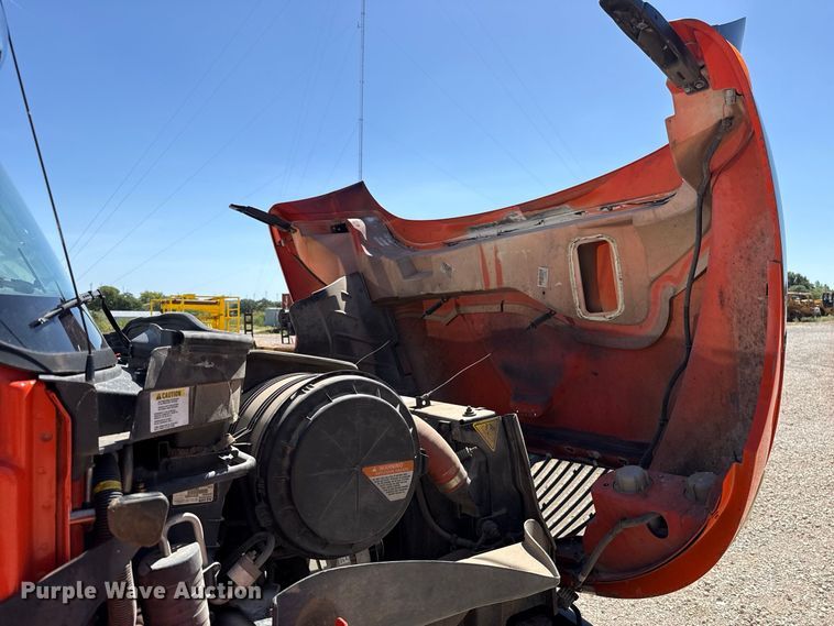 image for item FC4348 2010 International DuraStar 4300 bucket truck