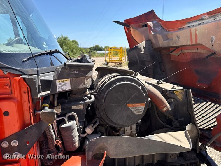 image for item FC4348 2010 International DuraStar 4300 bucket truck