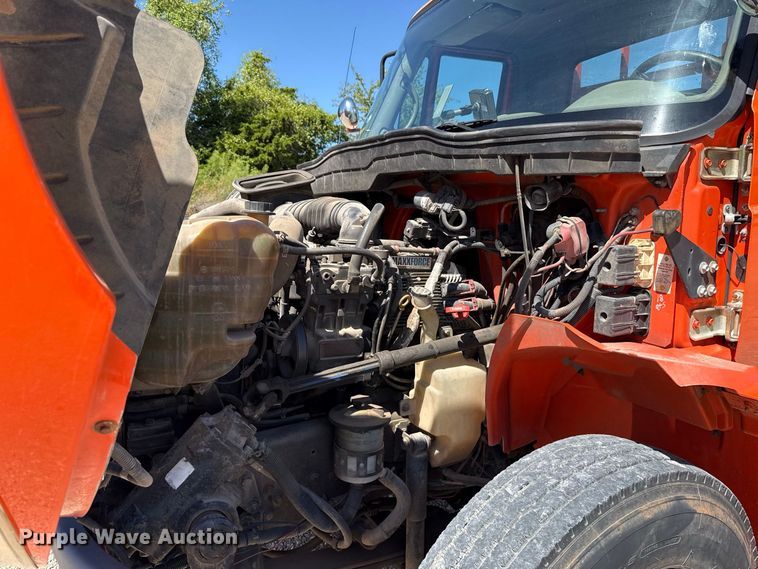 image for item FC4348 2010 International DuraStar 4300 bucket truck