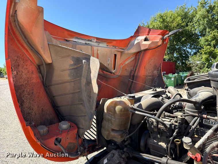 image for item FC4348 2010 International DuraStar 4300 bucket truck