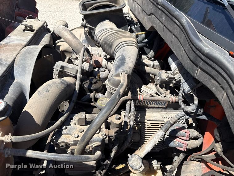 image for item FC4348 2010 International DuraStar 4300 bucket truck