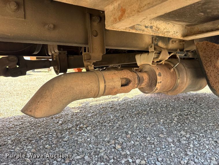 image for item FC4348 2010 International DuraStar 4300 bucket truck