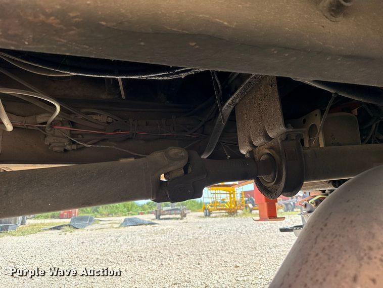 image for item FC4348 2010 International DuraStar 4300 bucket truck