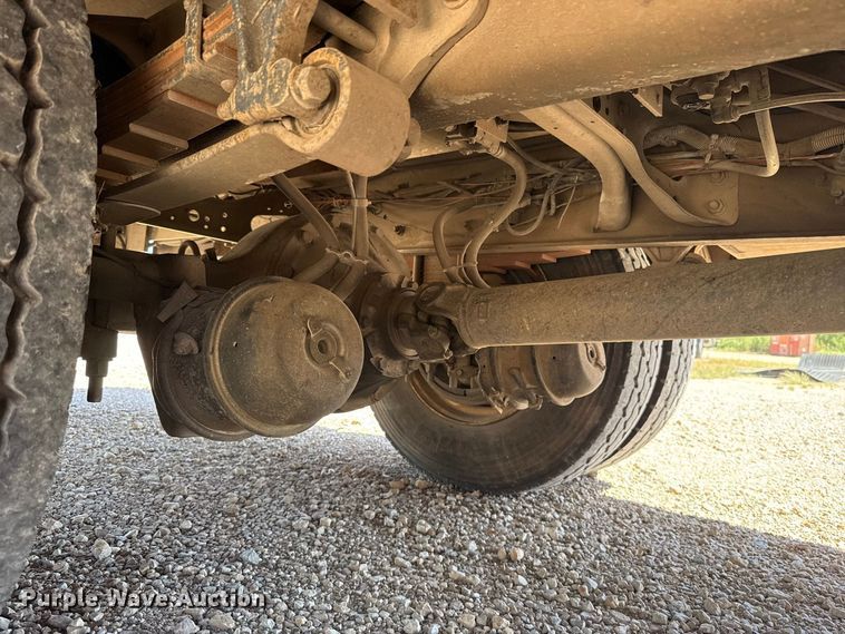 image for item FC4348 2010 International DuraStar 4300 bucket truck