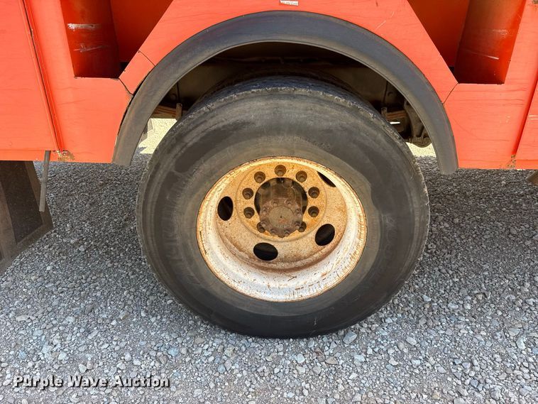 image for item FC4348 2010 International DuraStar 4300 bucket truck