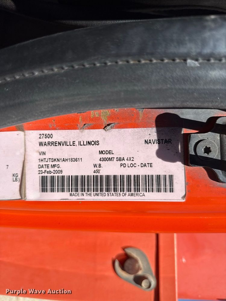 image for item FC4348 2010 International DuraStar 4300 bucket truck