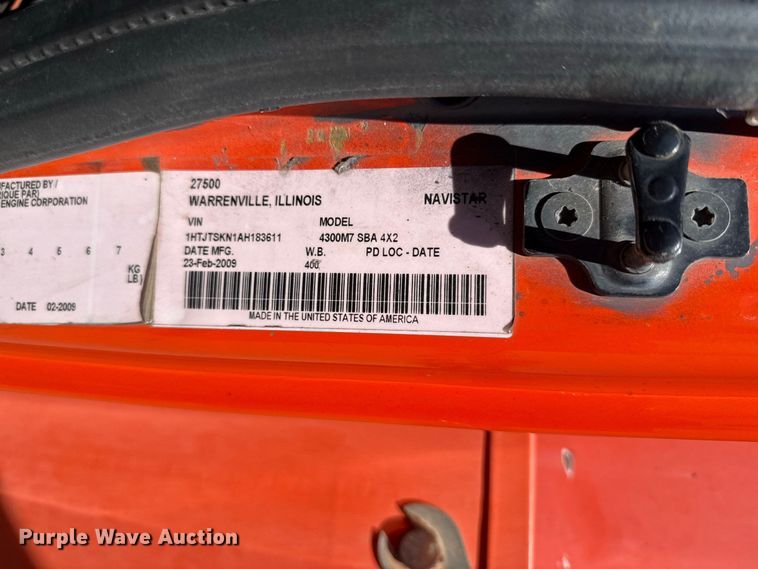 image for item FC4348 2010 International DuraStar 4300 bucket truck