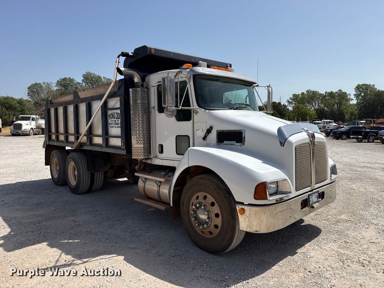 image for item FC4355 2007 Kenworth T300 dump truck