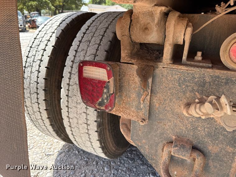 image for item FC4355 2007 Kenworth T300 dump truck