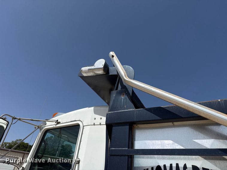 image for item FC4355 2007 Kenworth T300 dump truck