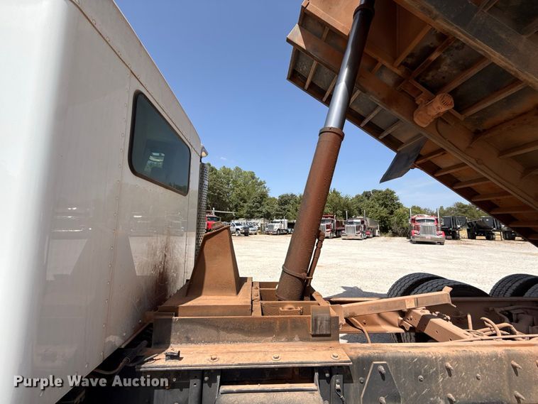 image for item FC4355 2007 Kenworth T300 dump truck