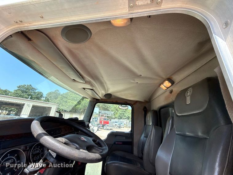 image for item FC4355 2007 Kenworth T300 dump truck