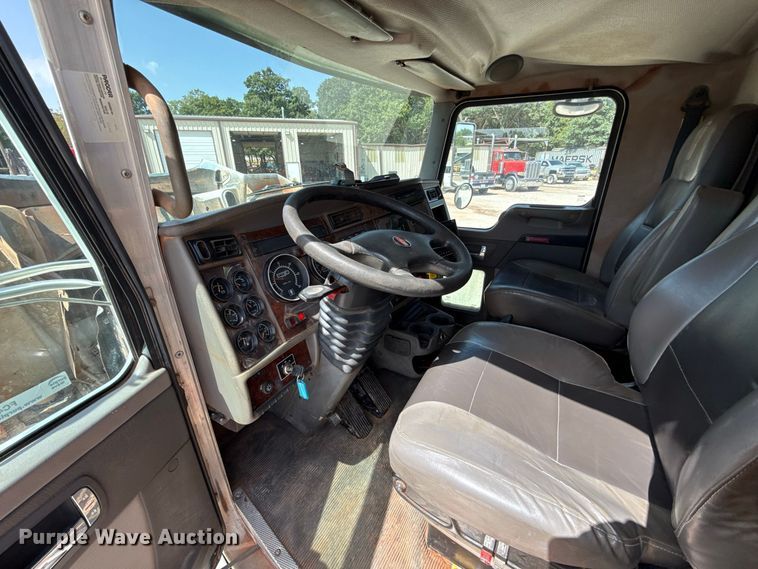 image for item FC4355 2007 Kenworth T300 dump truck