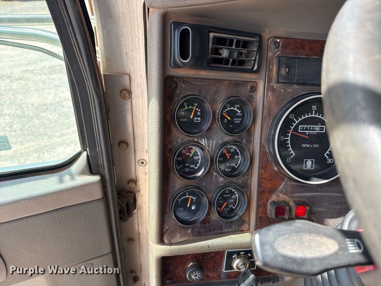 image for item FC4355 2007 Kenworth T300 dump truck