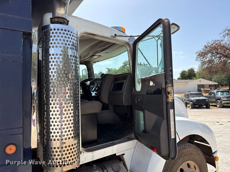 image for item FC4355 2007 Kenworth T300 dump truck