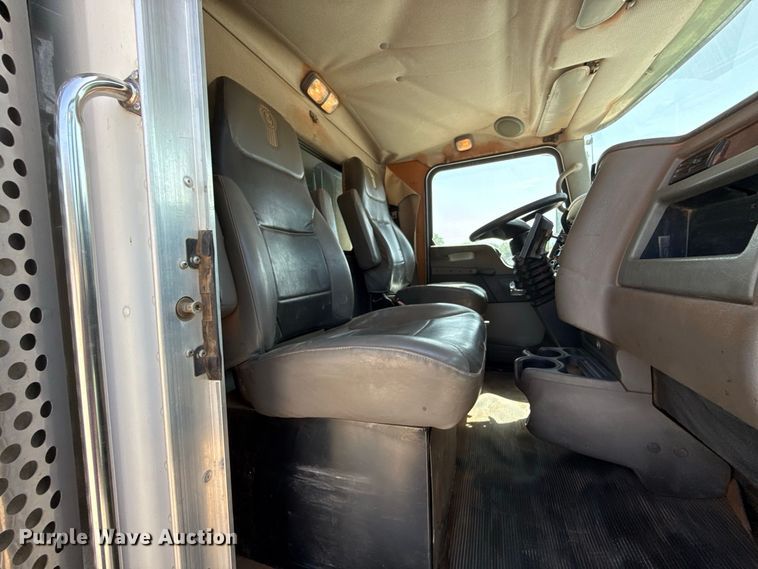 image for item FC4355 2007 Kenworth T300 dump truck